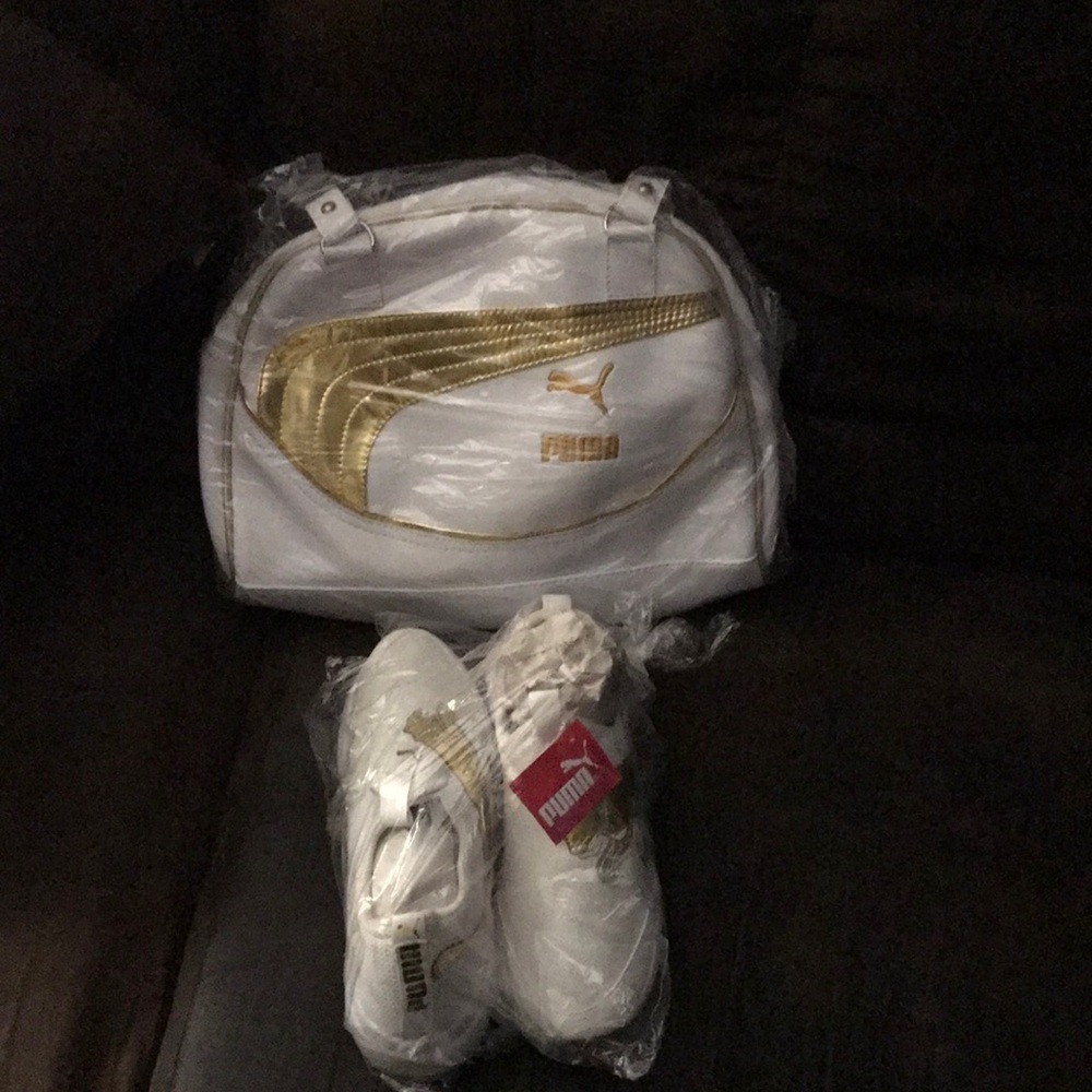 Ladies Pumas